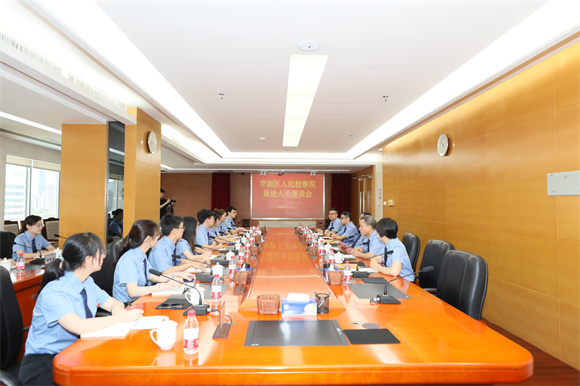 新人们集合！有名校“学霸”、职场“达人”，罗检召开新人座谈会…_副本1.jpg
