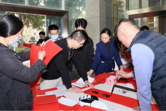 罗湖区检察院组织开展“赠春联、送祝福”活动.jpg