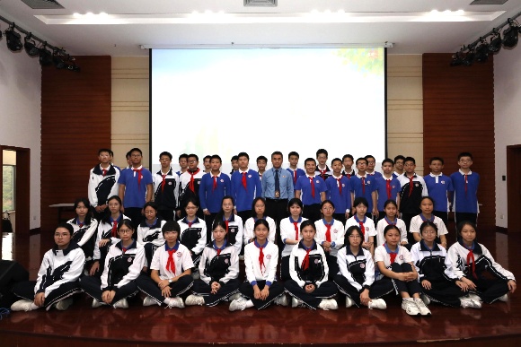 罗湖区检察院举办“识破新型毒品伪装 共筑健康无毒青春”检察开放日活动_2.jpg