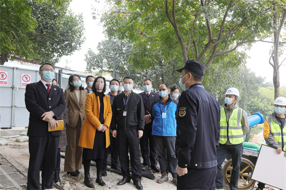 现场调查！检察官约上观察员一起，目的是…_副本.jpg